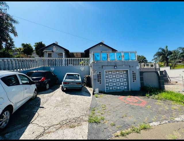 3 BEDROOM FREEHOLD FOR SALE IN NEWLANDS WEST